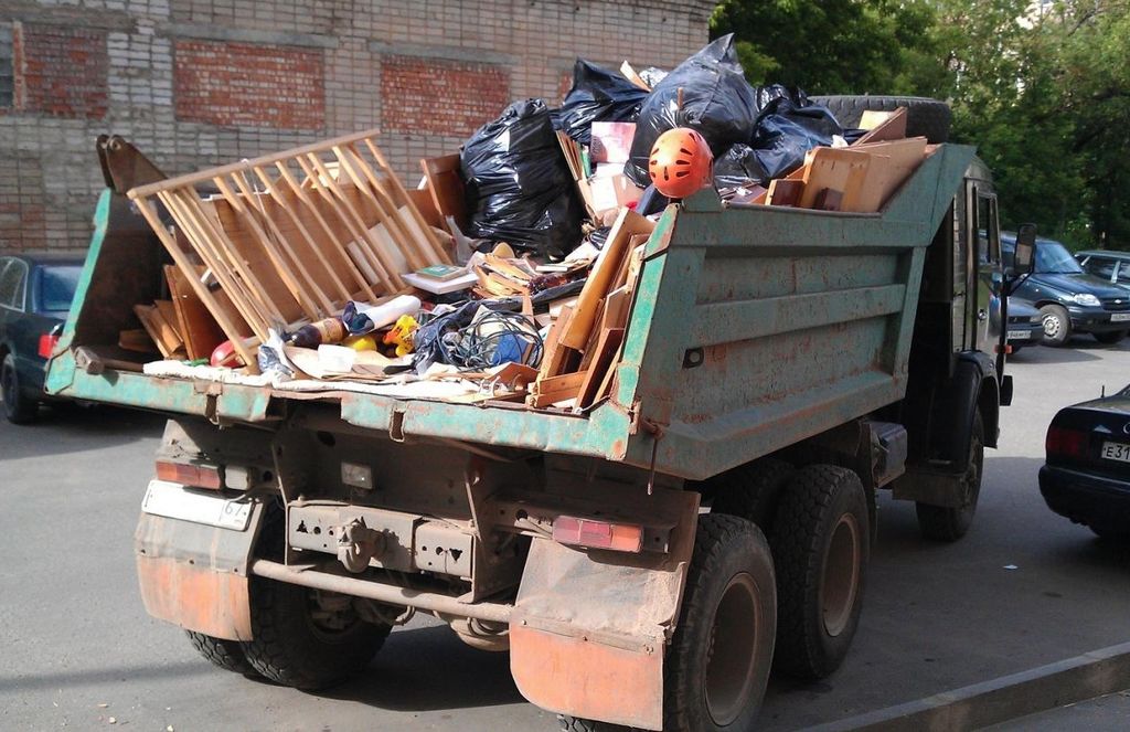 Вывоз мусора из магазина в Магнитогорске от ПроМусор: услуги, цена от 1810 руб., утилизация отходов