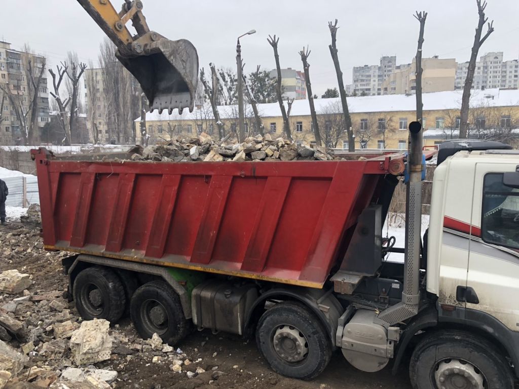 Вывоз мусора Камазом в Магнитогорске в октябре