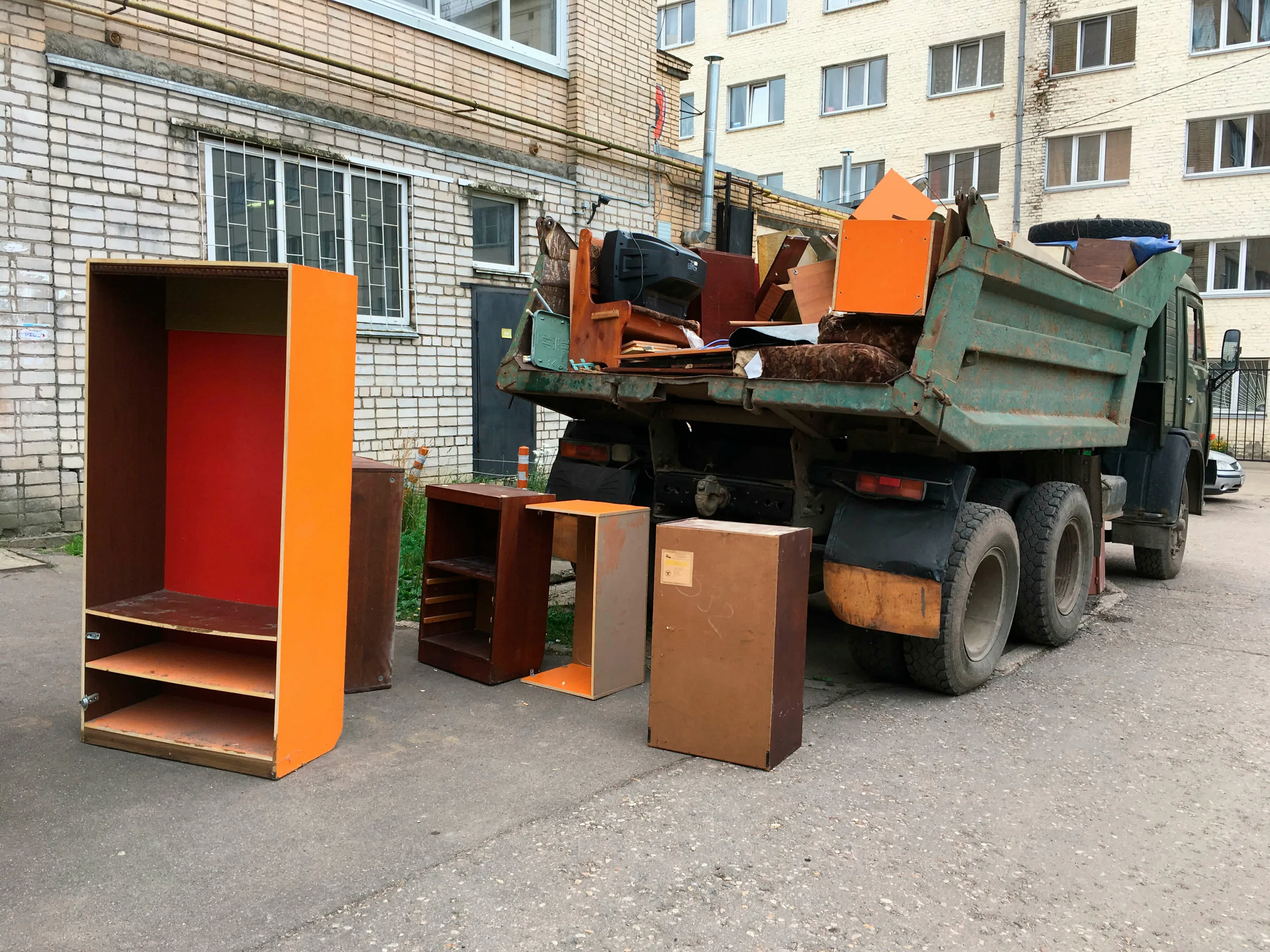 Утилизация старой мебели с вывозом и разбором в Магнитогорске в октябре